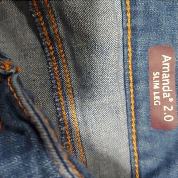 Gloria Vanderbilt Amanda Slim Jeans - Picture 5 of 5